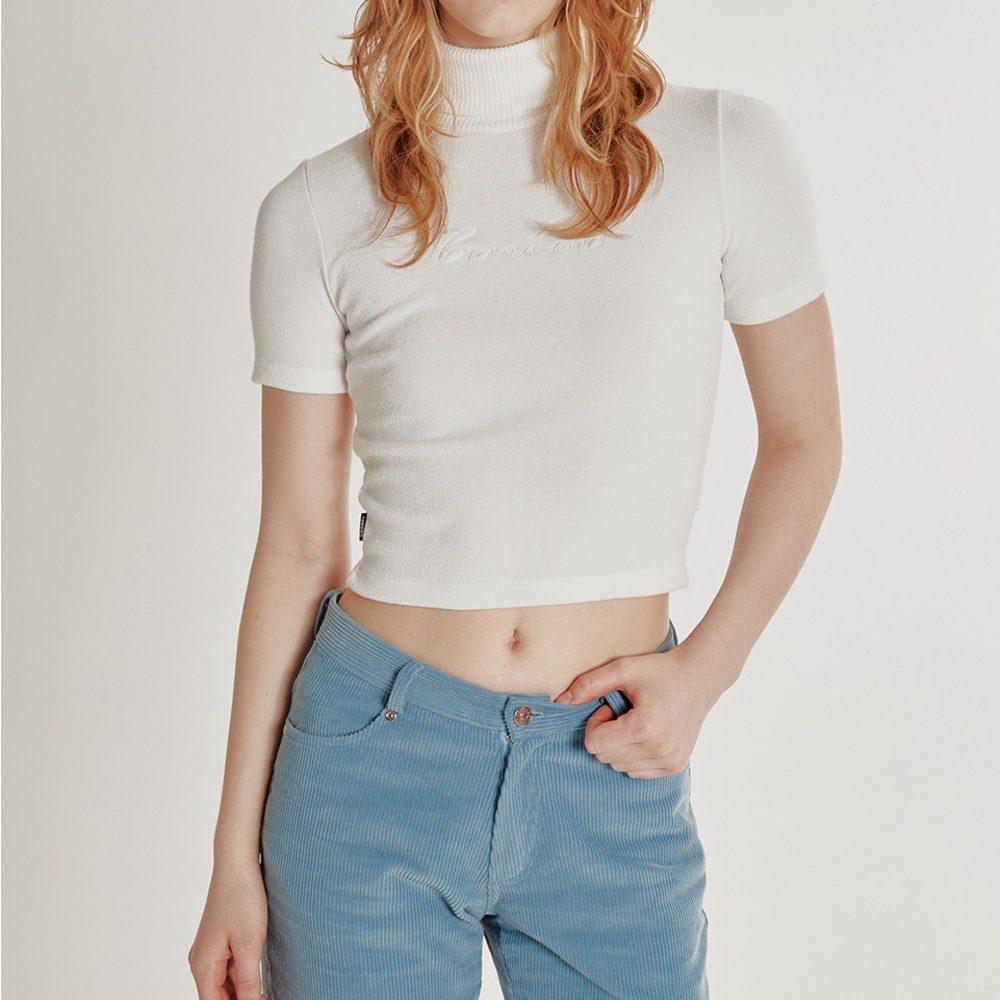 RIBBED SHORT-SLEEVED TURTLENECK